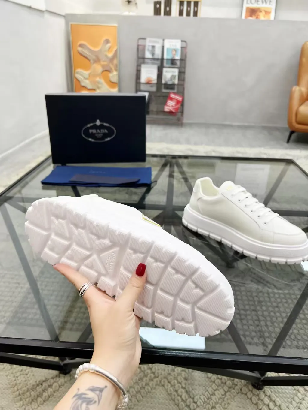 Men's Men's Shoes 💰440 [New Style] 🎍🎍Prada Prada's new men's leather sneakers, the highest version on the market, any comparison is welcome🆚! The original leather has excellent texture and is super high-end! Fetal sheep net lining imported from Italy, removable pad! Luxurious materials and fine workmanship, highly recommended! Code: 38-44 (45 can be customized